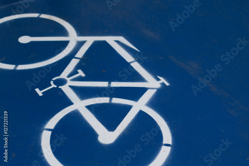 Symbol to indicate the road for bicycles