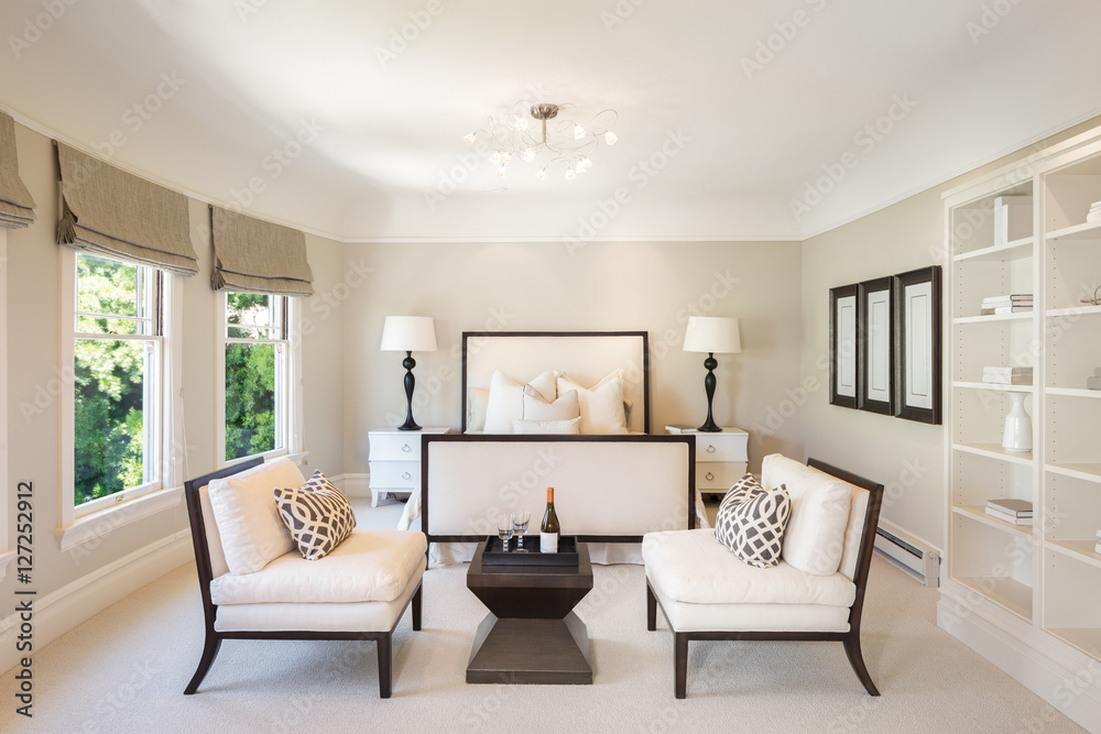 Amazing elegant Bedroom with champagne decoration. Amazing elegant Bedroom with champagne decoration.