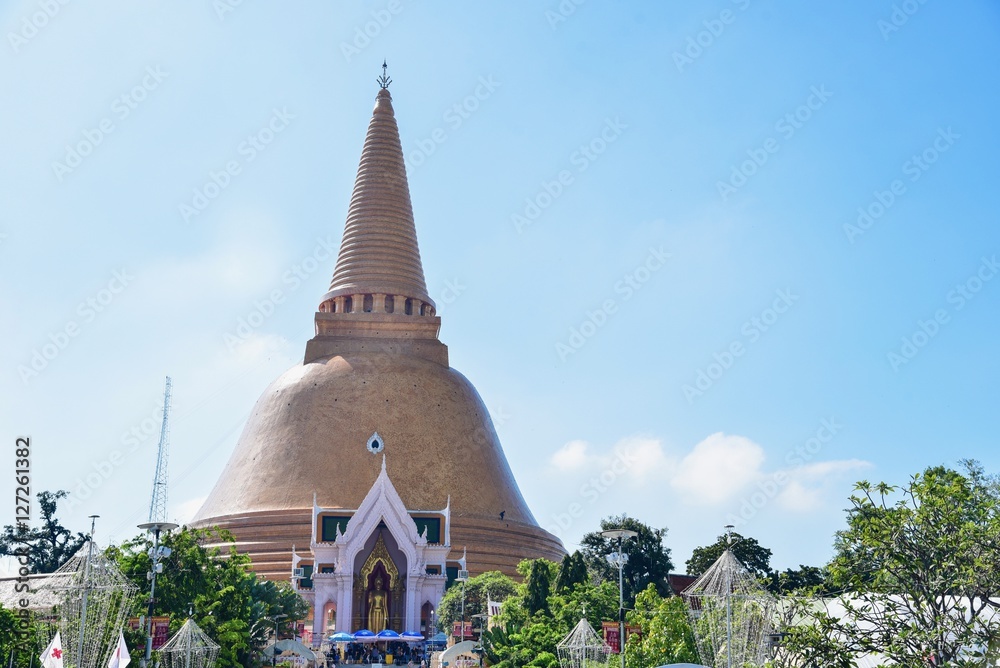 Phra Pathom Chedi from Afar