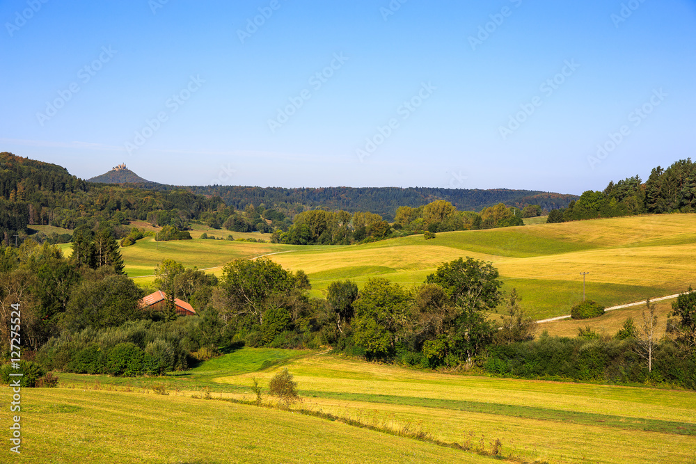Landschaft vor Burg Hohenzollern
