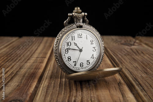 Wallpaper Mural old clock Torontodigital.ca