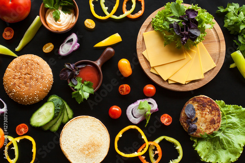 the ingredients for a burger