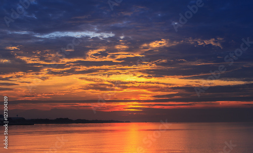 Fototapeta Naklejka Na Ścianę i Meble -  Scene of golden hour sky before sunrise