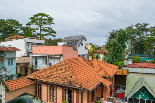 Obraz na płótnie Roofs of Da Lat mountain city view, Vietnam w salonie