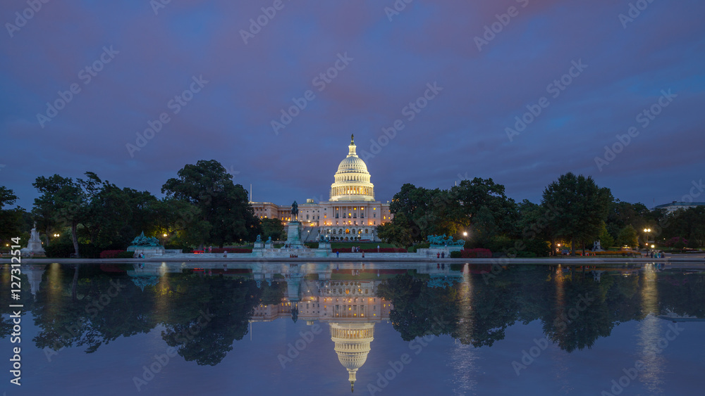 Obraz premium The US Capitol in Washington DC Landscape