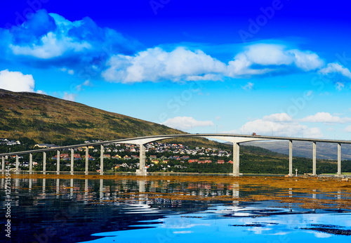 Fototapeta Naklejka Na Ścianę i Meble -  Norway city bridge background