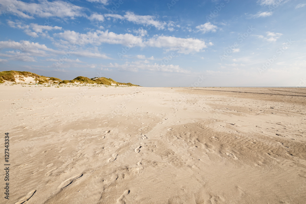 Weitsicht und Fernweh am Strand von Amrum