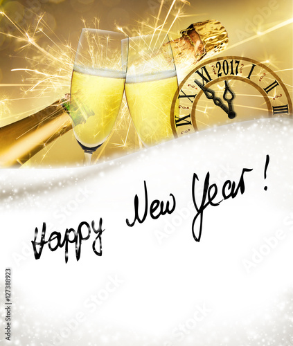 Neujahrskarte mit Sekt und Uhr