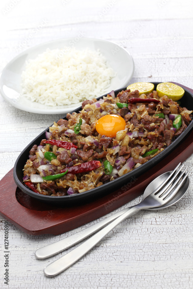 sizzling pork sisig, filipino cuisine sizzling pork sisig, filipino cuisine