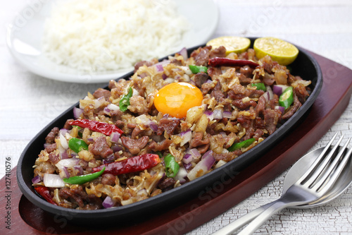 sizzling pork sisig, filipino cuisine
