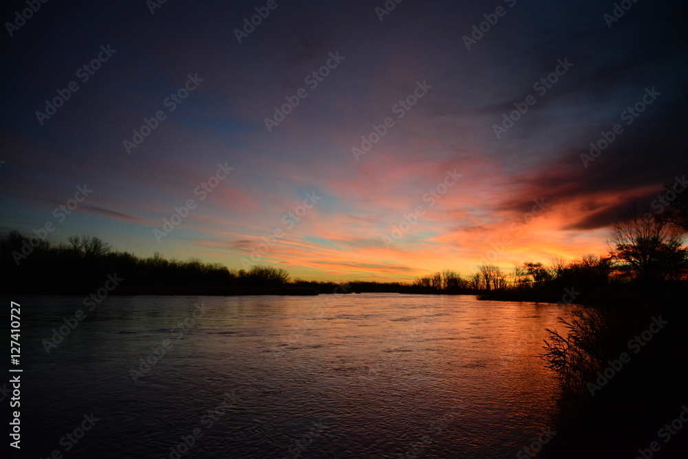 Obraz premium River Sunrise