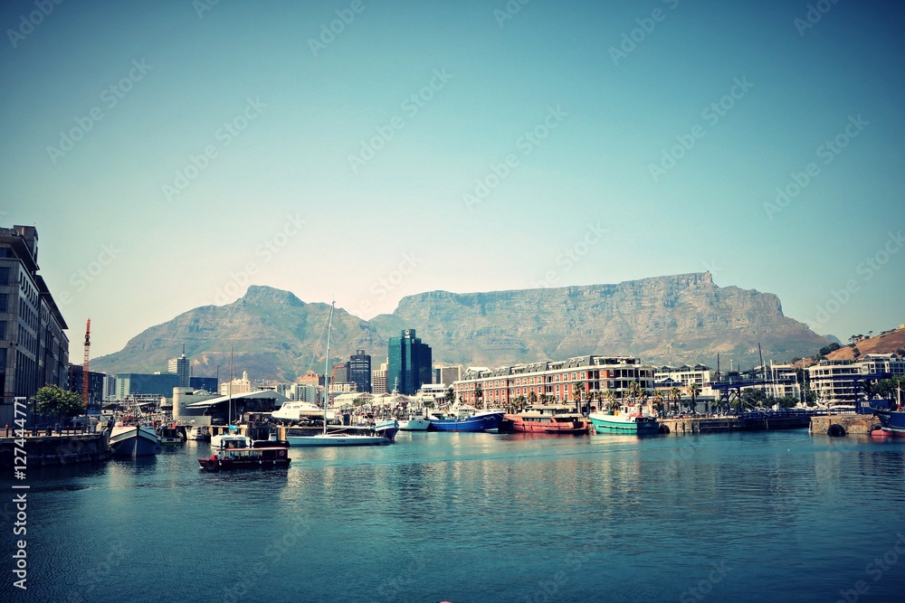 Kapstadt - Blick vom Hafen auf den Tafelberg