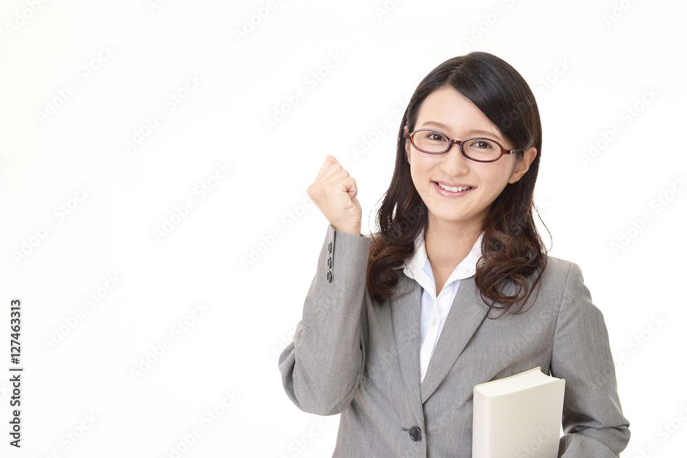 ガッツポーズの女性教師 ガッツポーズの女性教師