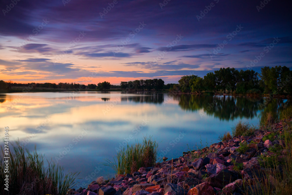 Obraz premium A moody pastoral sunrise in Denver, Colorado