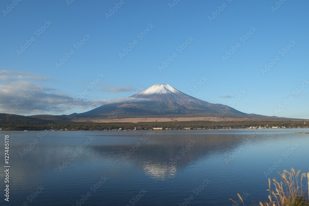 富士山　秋　山中湖から撮影