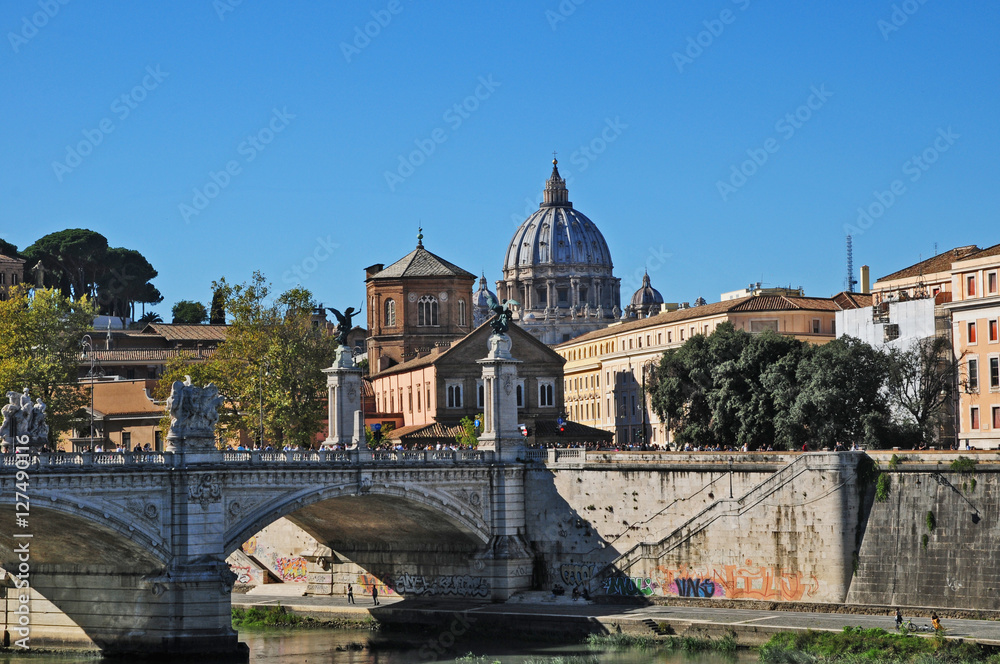 Roma, il Tevere ed il Vaticano dal Ponte Vittorio Emanuele II