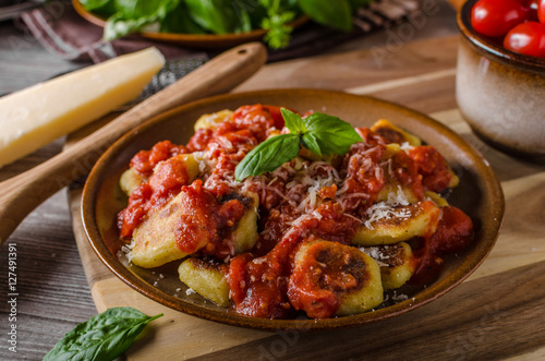 Roasted gnocchi with tomato souce