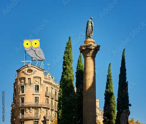 Plaça Mossèn Jacint Verdaguer photo