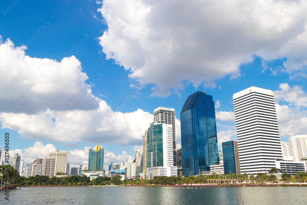 Obraz premium BANGKOK THAILAND - November, 12 2016 : Cityscape view of buildin