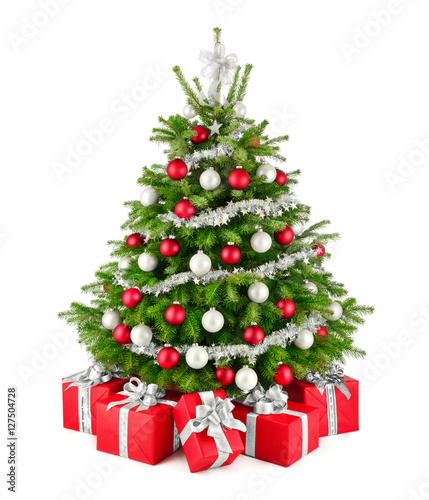 Eleganter Weihnachtsbaum und Geschenke in Rot, Weiß und Silber, Freisteller