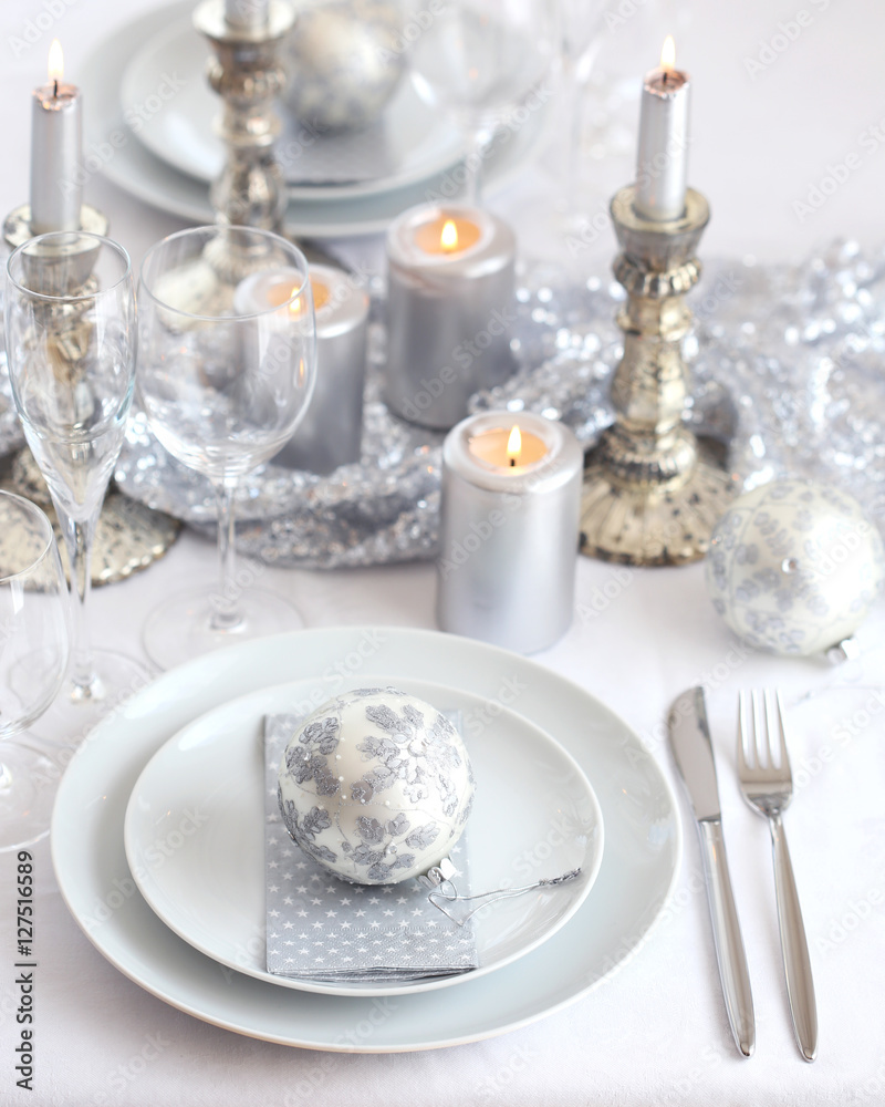 White & silver christmas table setting