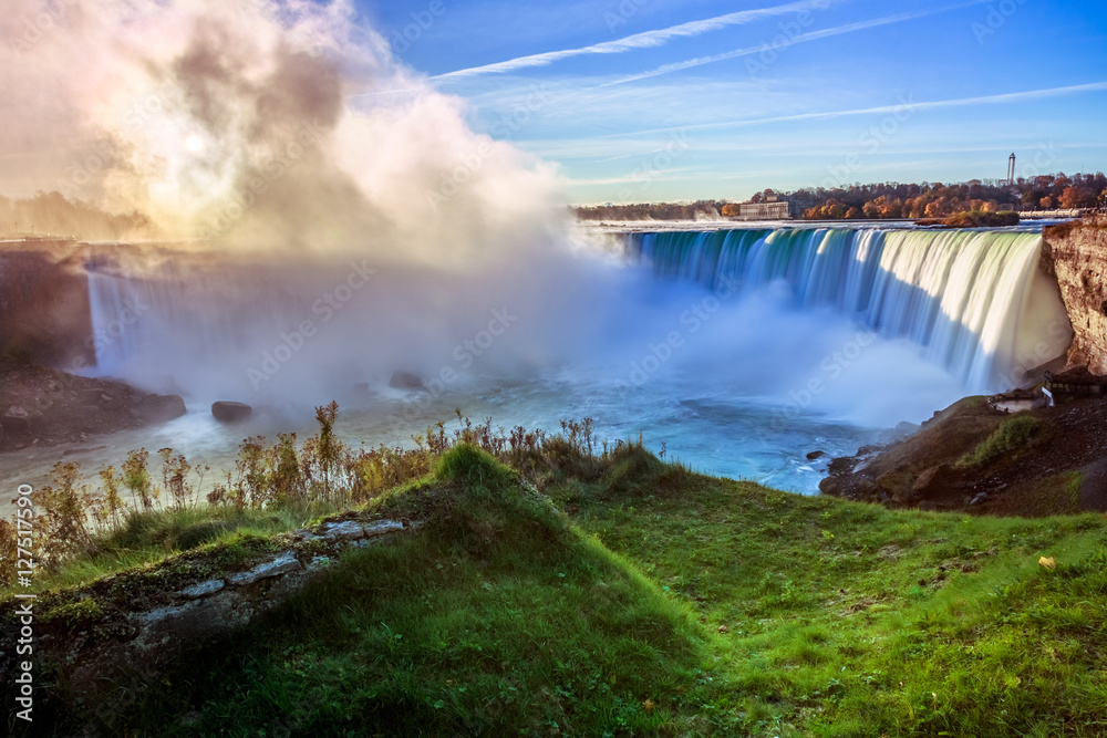Fototapeta premium Niagara Falls in Ontario Canada during sunrise