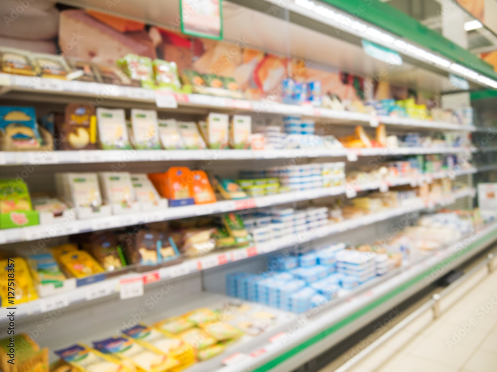 Defocused blur of supermarket shelves