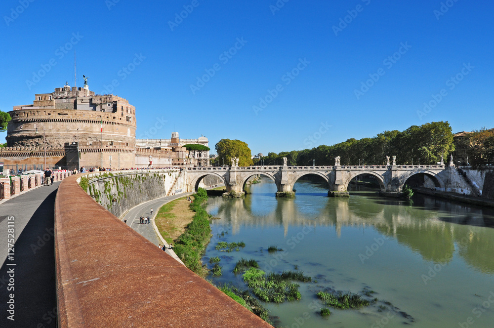 Roma, il Tevere a Castel Sant'Angelo