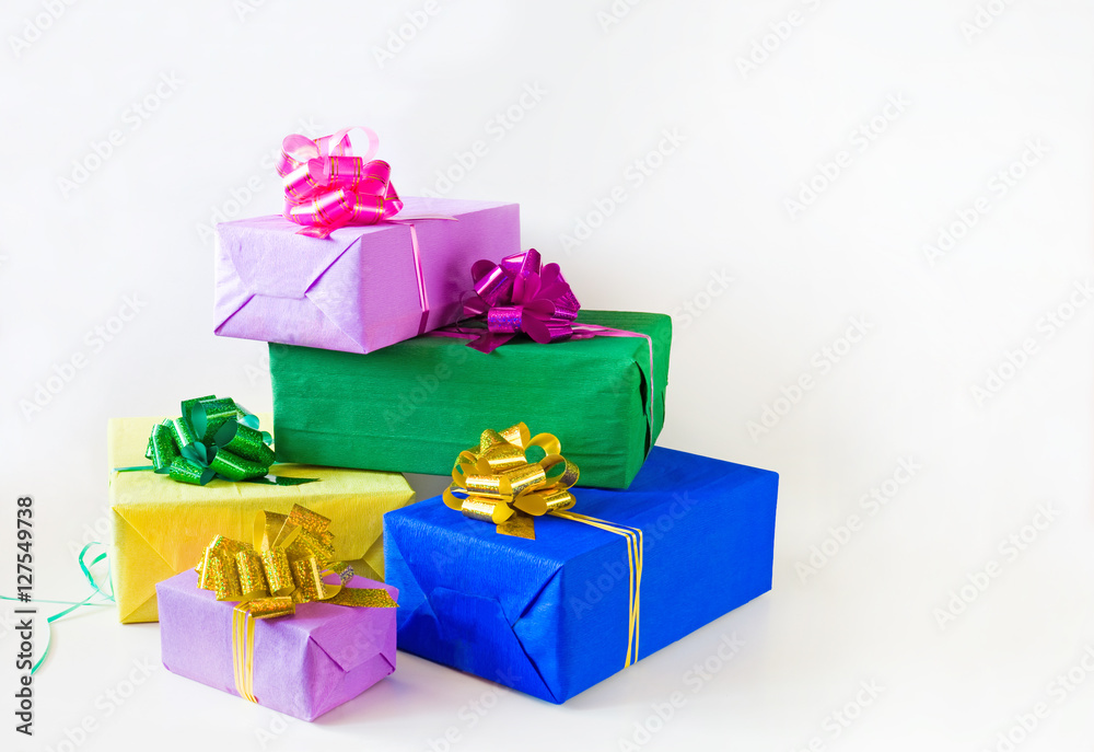 Fototapeta premium gifts christmas box on gray background