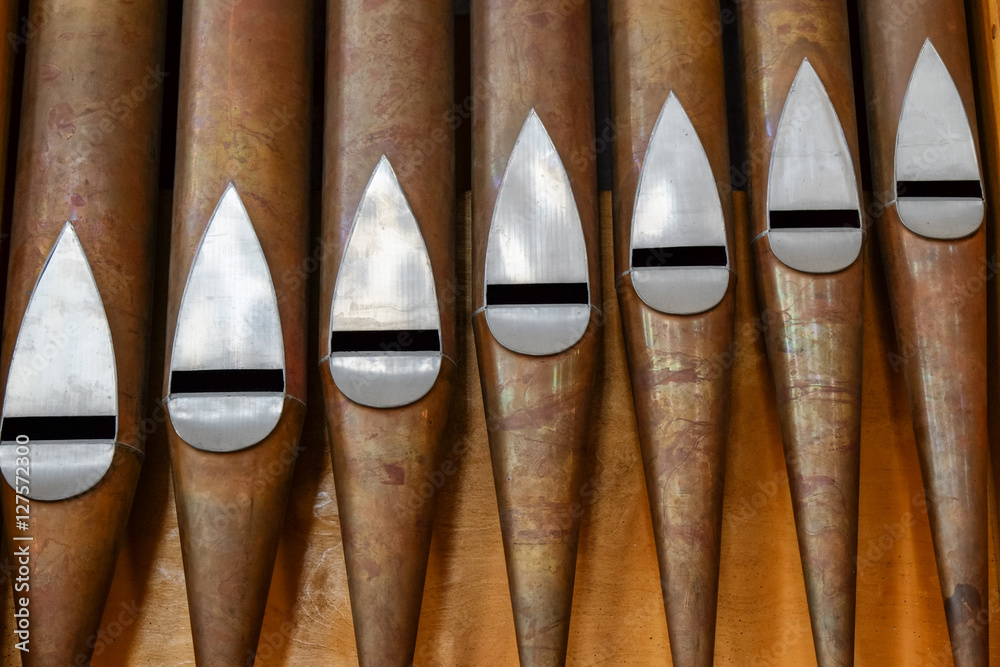 Orgelpfeifen einer Kirchenorgel Orgelpfeifen einer Kirchenorgel