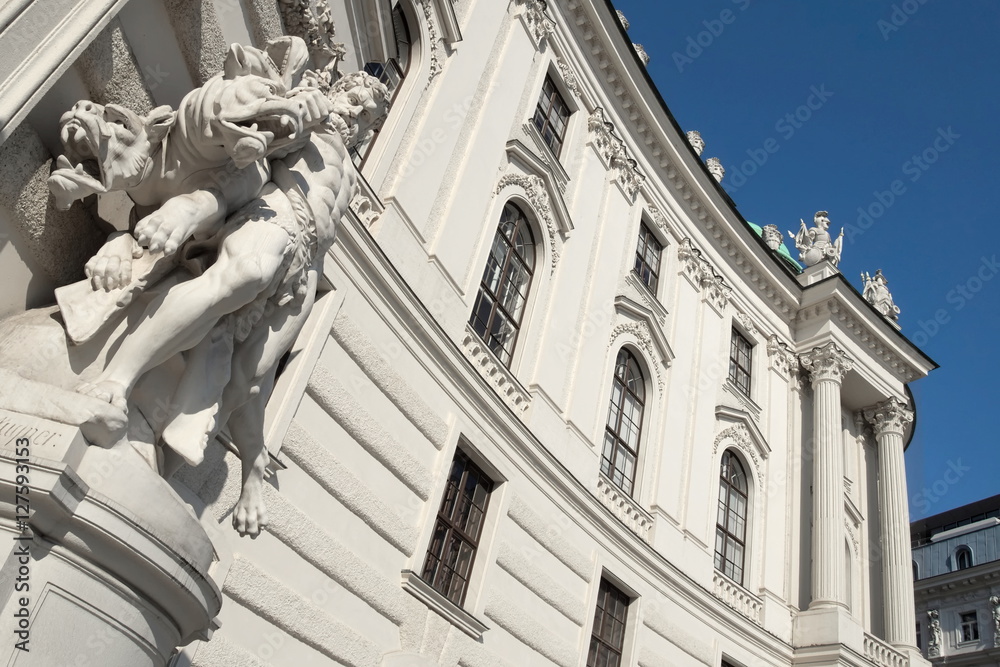 Wien - Herkules mit Zerberus, Michaelertrakt, Hofburg, Österreich