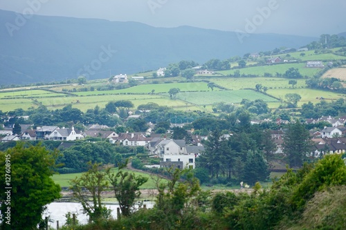 K  sten-Landschaft im gr  nen Antrim   Nordirland 