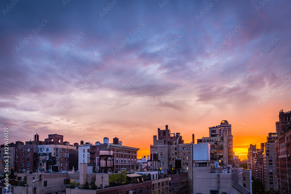 Fototapeta premium Wieczorny widok na panoramę Manhattanu.