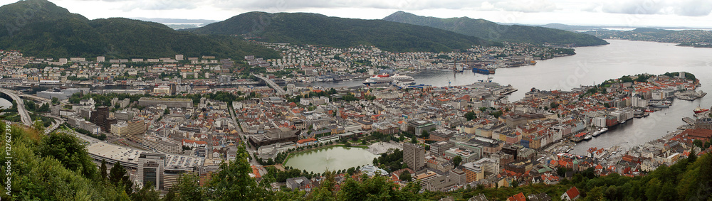 View of the city centre from Mt. Fløyen