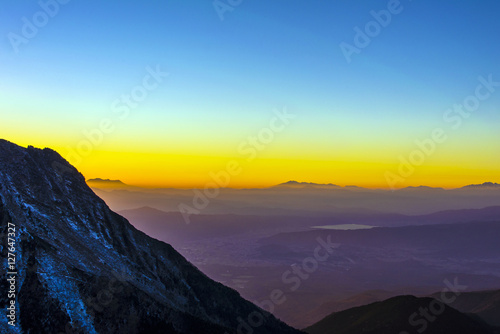 夕暮れの赤岳と南アルプス © L.tom