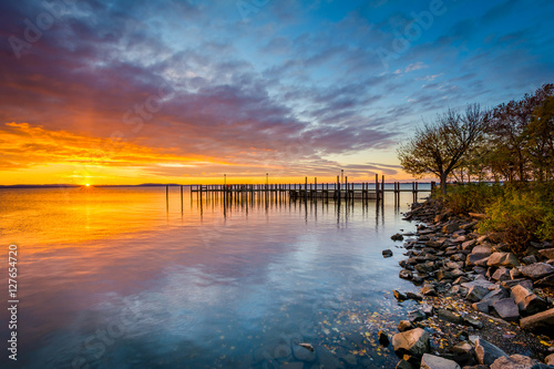 Photos Sunrise over dock and the Chesapeake Bay, in Havre de Grace, Mar