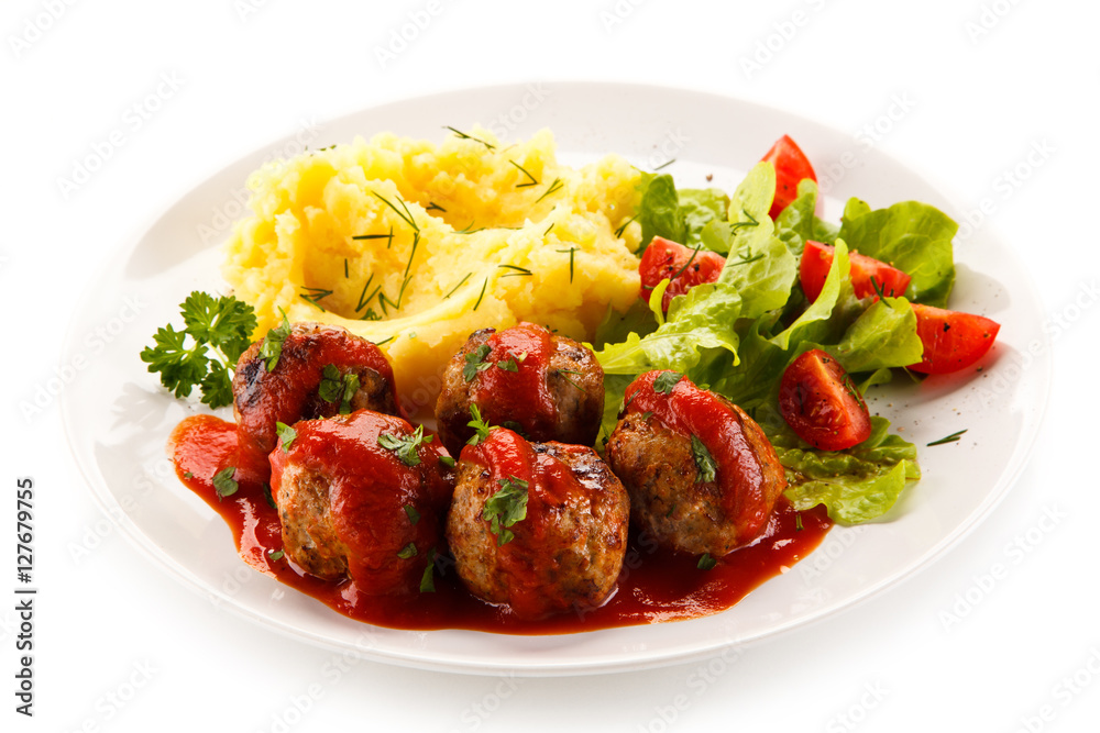 Roasted meatballs, mashed potatoes and vegetables Roasted meatballs, mashed potatoes and vegetables