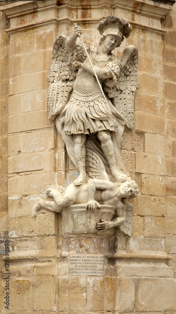 Obraz premium malta sculture with sword