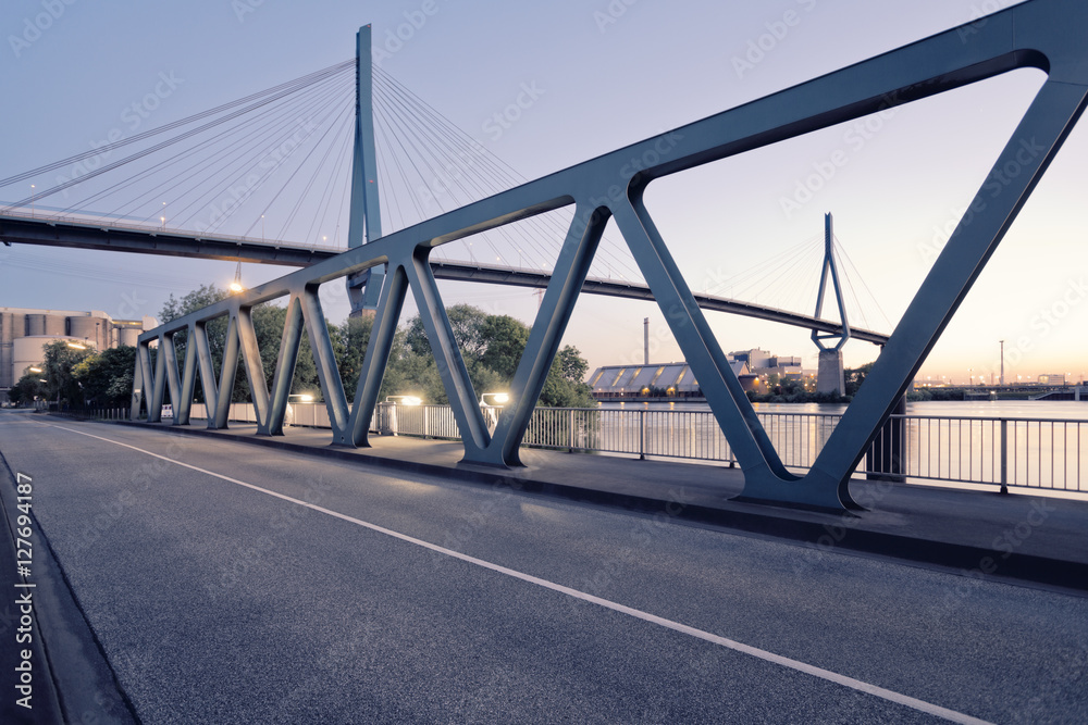 Koehlbrand bridge crossing the Elbe river, Suederelbe