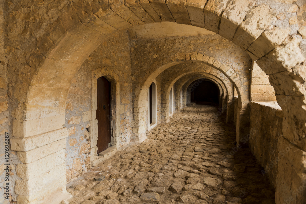 Ein Gewölbegang im Kloster Arkadi