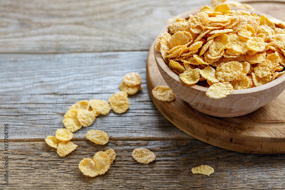 Fototapeta premium Bowl with crunchy cornflakes for breakfast.