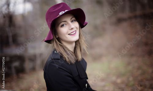 Woman with long hair, fedora hat © Louis-Photo