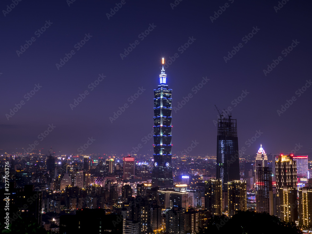 Cityscape nightlife view of Taipei 2