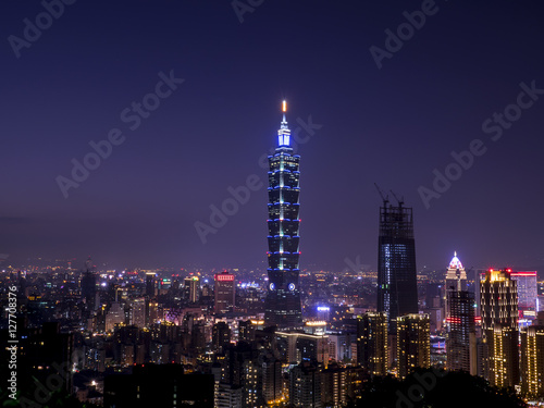 Cityscape nightlife view of Taipei 2