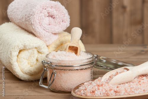 Himalayan Salt In Jar. Towels. Spa Set.