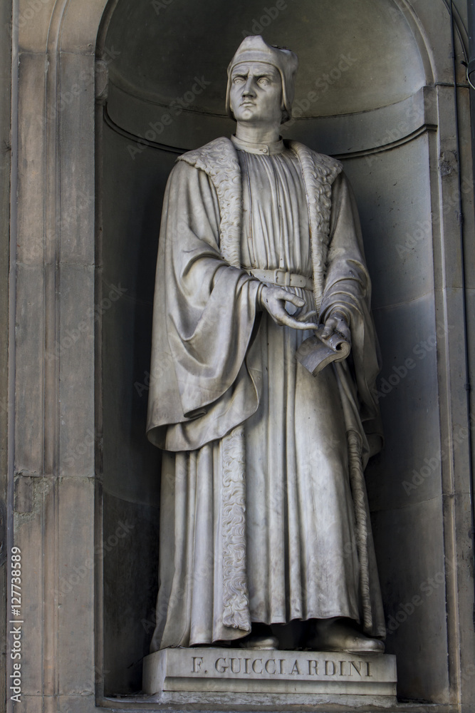 Fototapeta premium Francesco Guicciardini statue in Florence