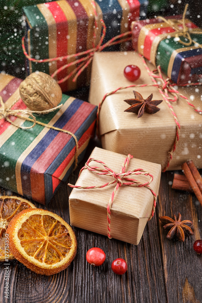 Fototapeta premium Christmas gift box with decoration