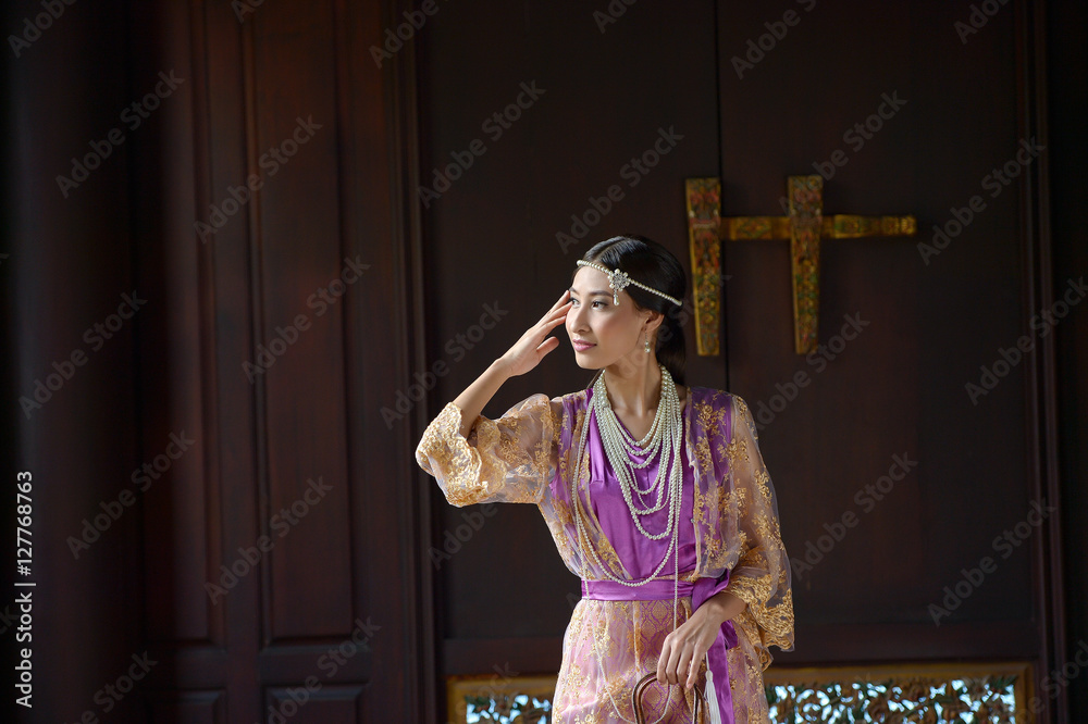 Asian woman wearing traditional thai culture,vintage style,Thailand culture,Thailand traditional suit,Thailand vintage,thailand woman,Thailand dress,Thailand