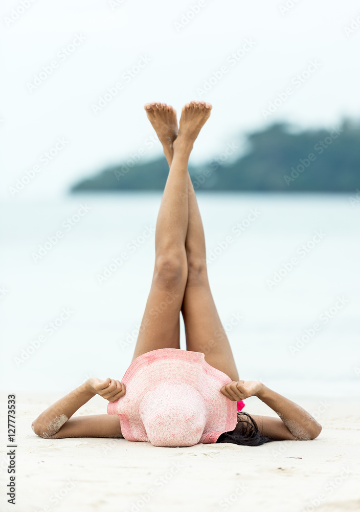 Fototapeta premium Young fashion woman relax on the beach