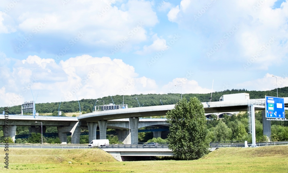 Obraz premium Multi-bridges with asphalt roads